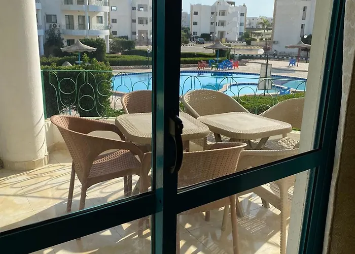 Golden 2 Sea View Apartment