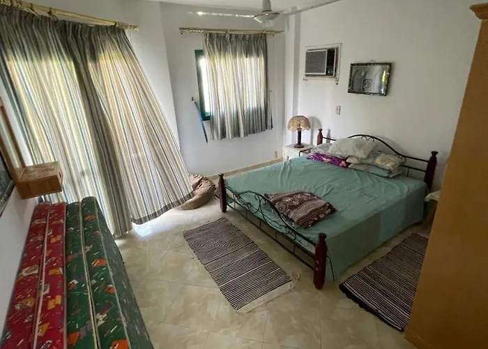 Golden 2 Sea View Apartment