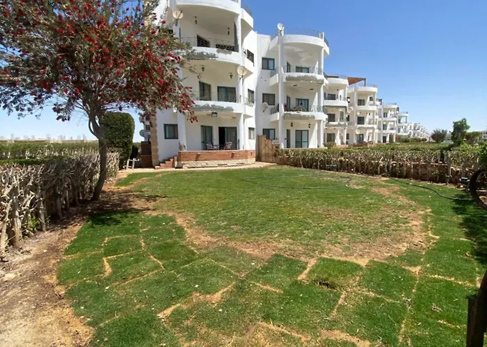 Golden 2 Sea View Apartment